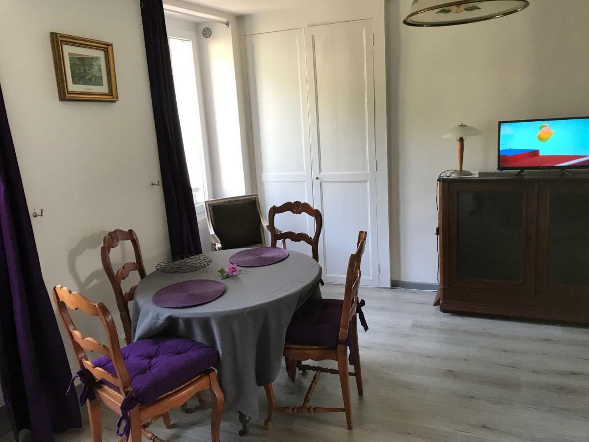 Gite Ancien Relais De Saint-Jacques Ла-Рош-Гийон Экстерьер фото