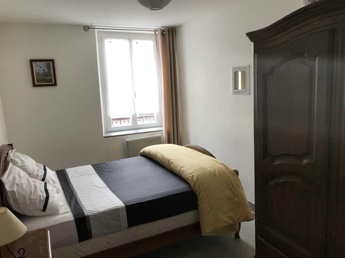 Gite Ancien Relais De Saint-Jacques Ла-Рош-Гийон Экстерьер фото